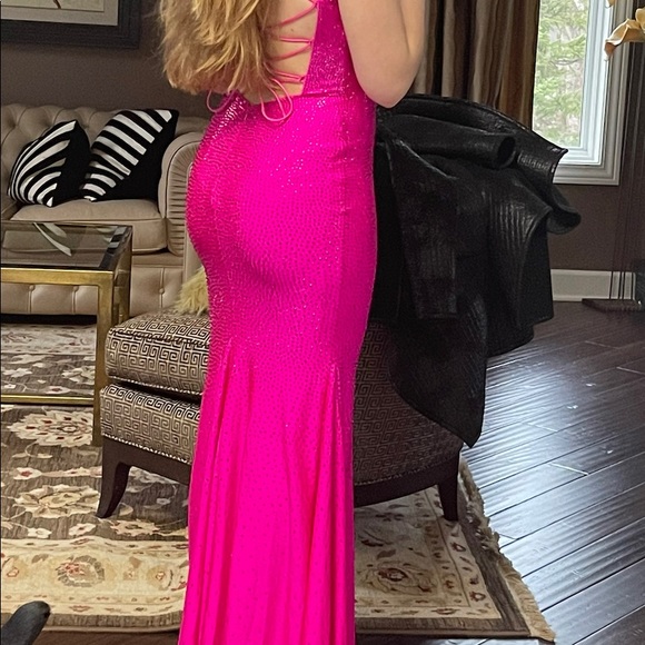 Gorgeous Fuchsia Prom dress, by Sherri Hill very sparkly - Picture 5 of 5